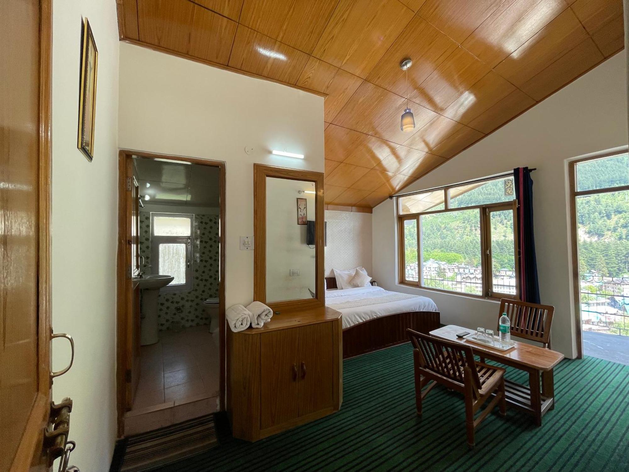 Alpine Himalayan View , By The Premium 3* Manali (Himachal Pradesh)