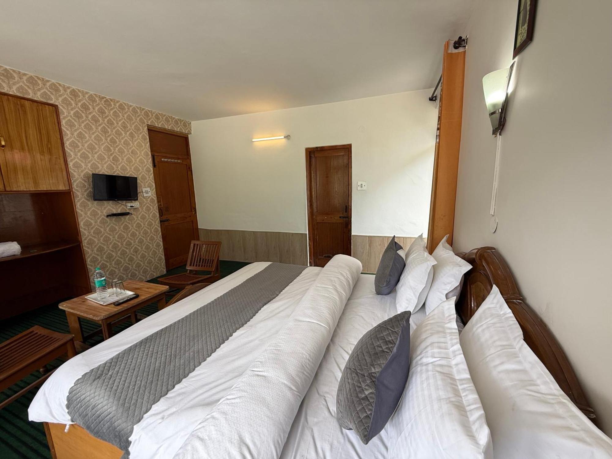 Hotel Alpine Himalayan View , By The Premium Manali (Himachal Pradesh)