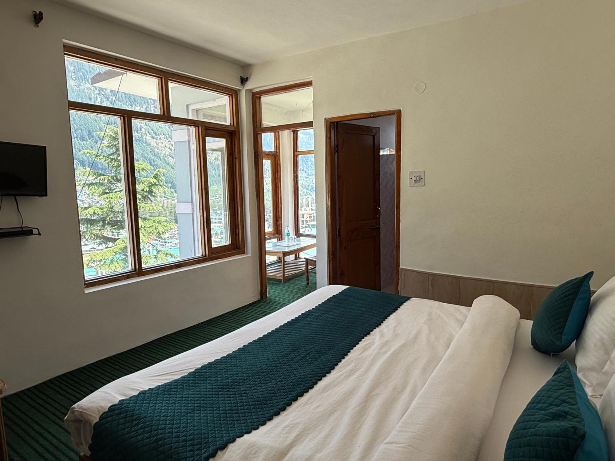 Alpine Himalayan View , By The Premium 3* Manali (Himachal Pradesh)